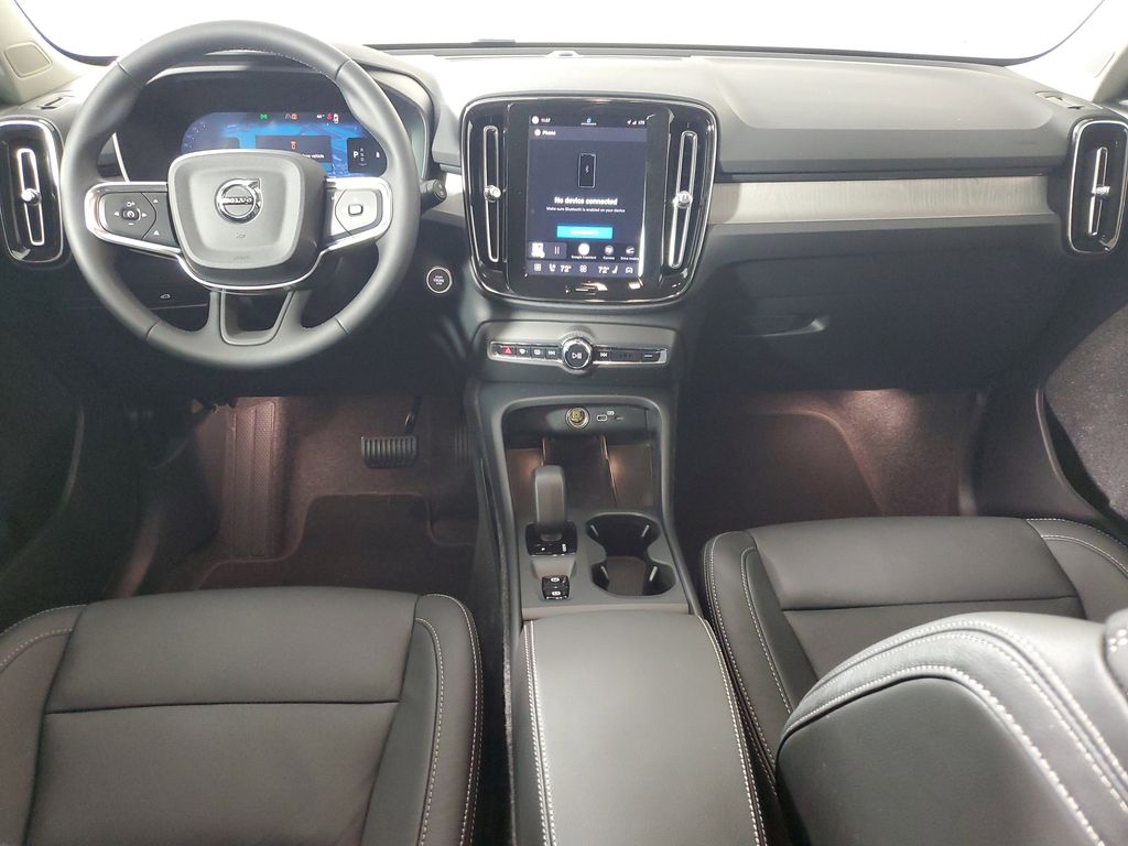 2026 Volvo XC40 Core - Photo 17