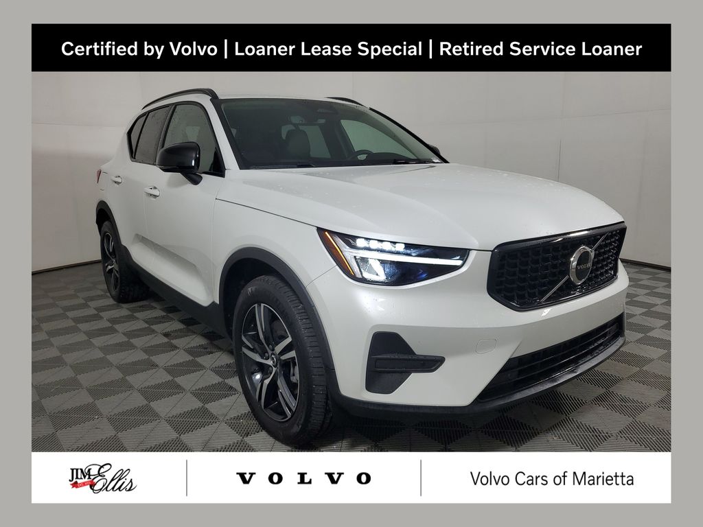 2026 Volvo XC40 B5 Core Dark AWD's photo