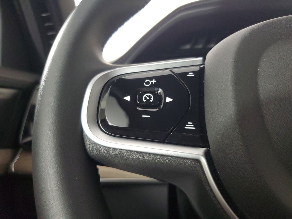 2026 Volvo XC90 Plus - Photo 27