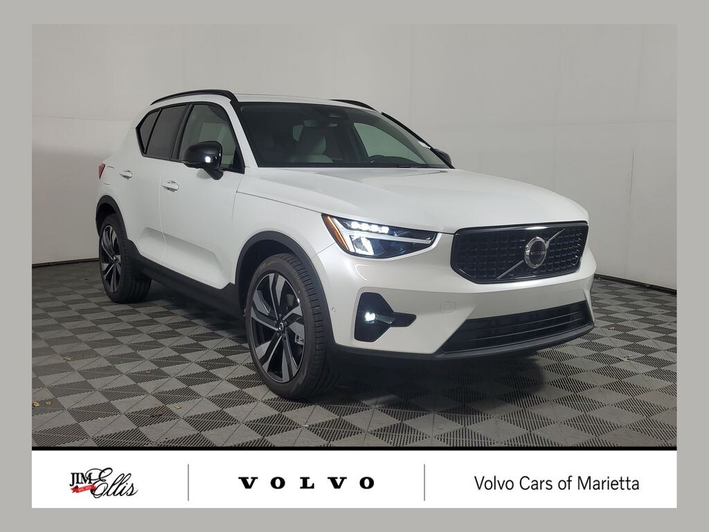 New 2026 Volvo XC40 B5 Plus SUV