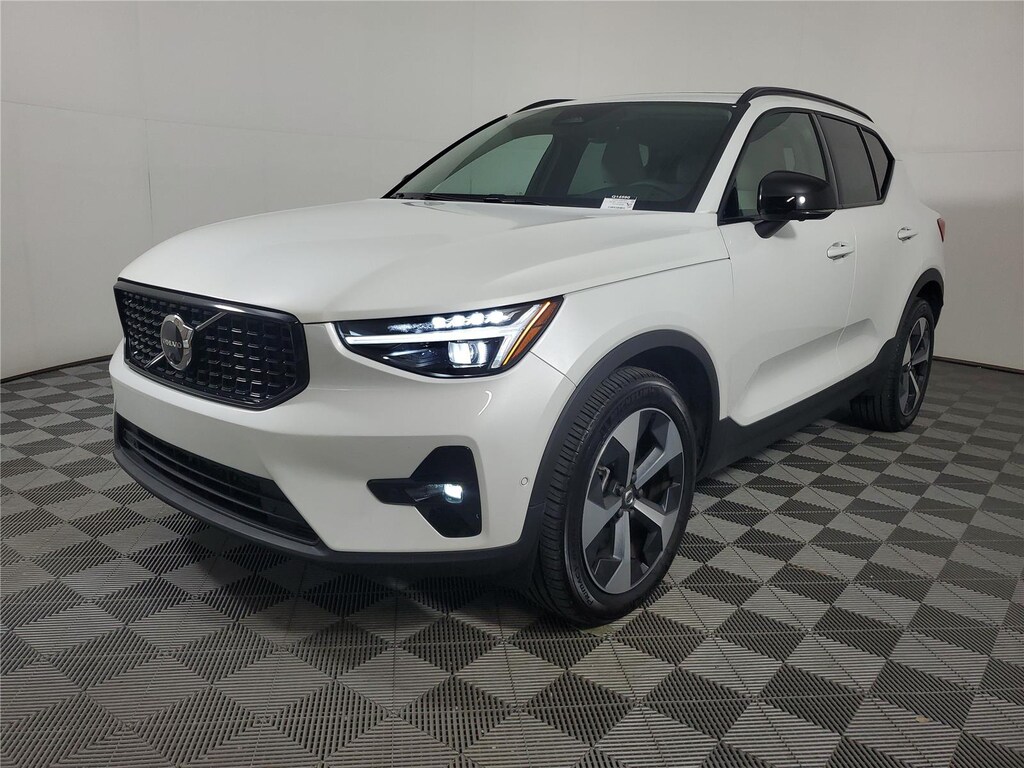 Certified 2026 Volvo XC40 B5 Plus SUV