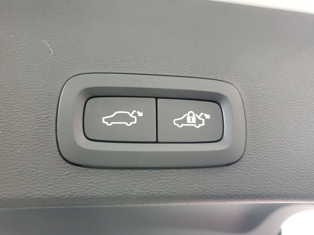 2026 Volvo XC40 Core - Photo 12