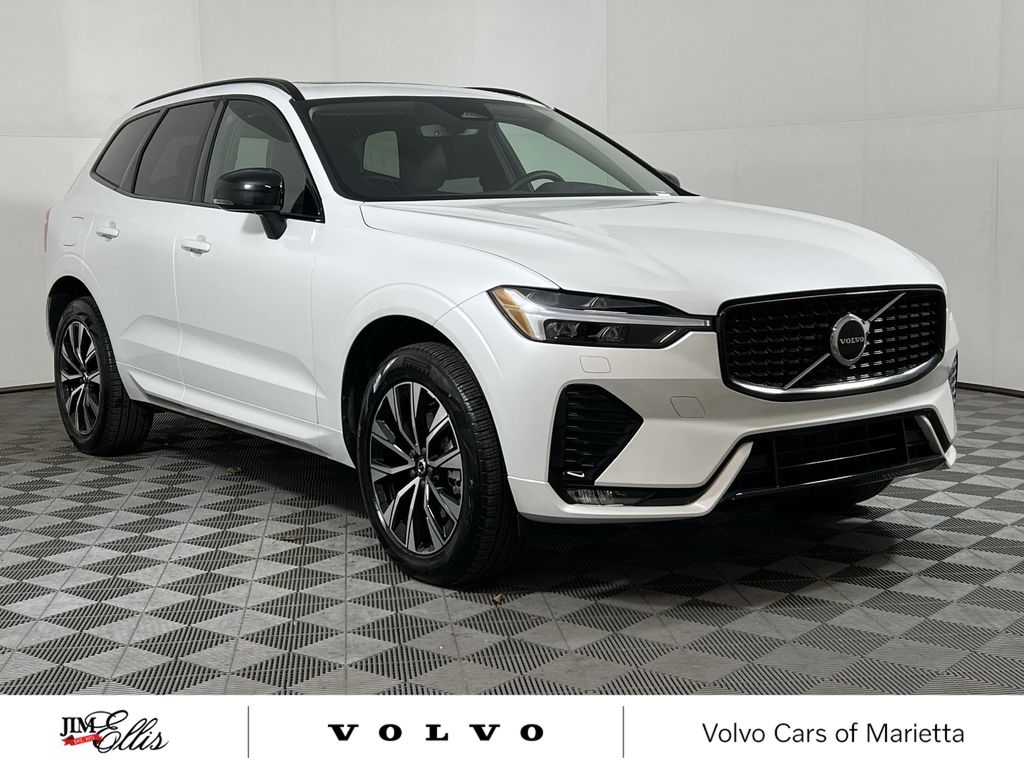 2025 Volvo XC60 Core's photo