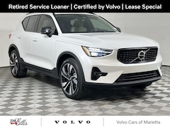 2025 Volvo XC40 B5 Ultra Dark Theme SUV