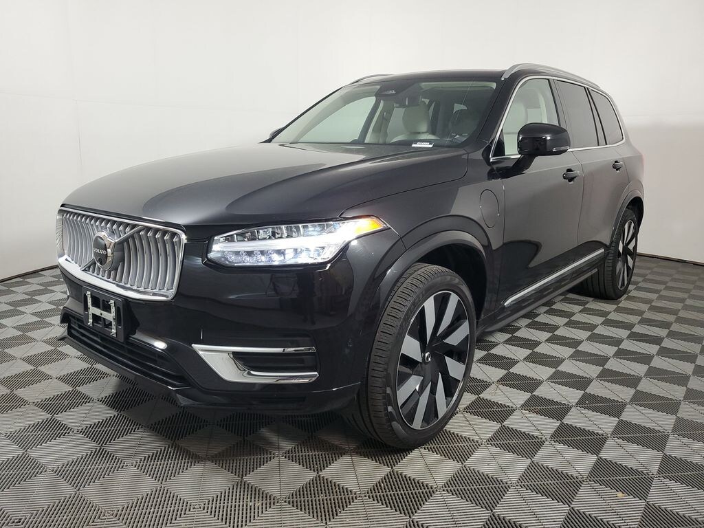 Certified 2025 Volvo XC90 Plug-In Hybrid T8 Ultra 7-Seater SUV