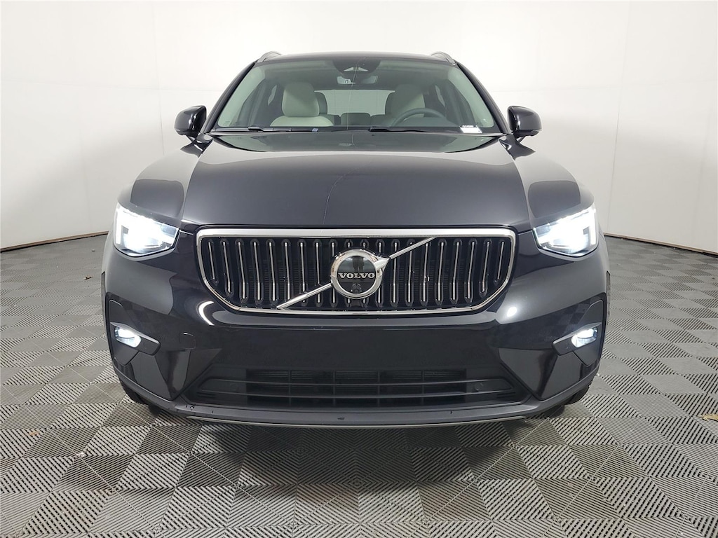 Certified 2023 Volvo XC40 B5 AWD Ultimate Bright SUV