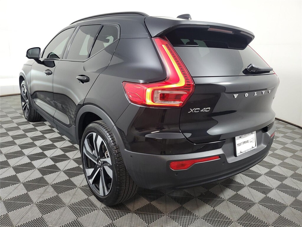 Used 2025 Volvo XC40 B5 Ultra Dark Theme SUV