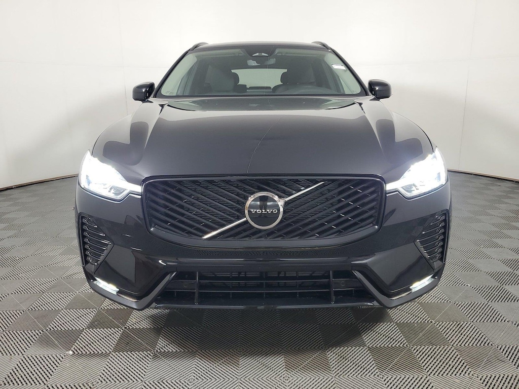 New 2026 Volvo XC60 B5 Core SUV