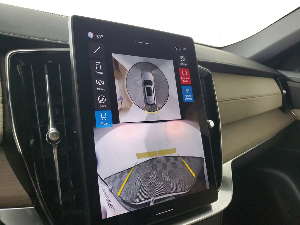 2026 Volvo XC90 Plus - Photo 30