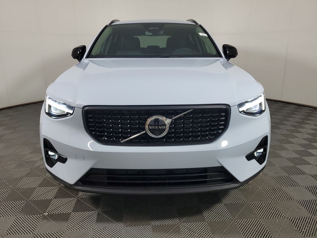 New 2026 Volvo XC40 B5 Plus SUV