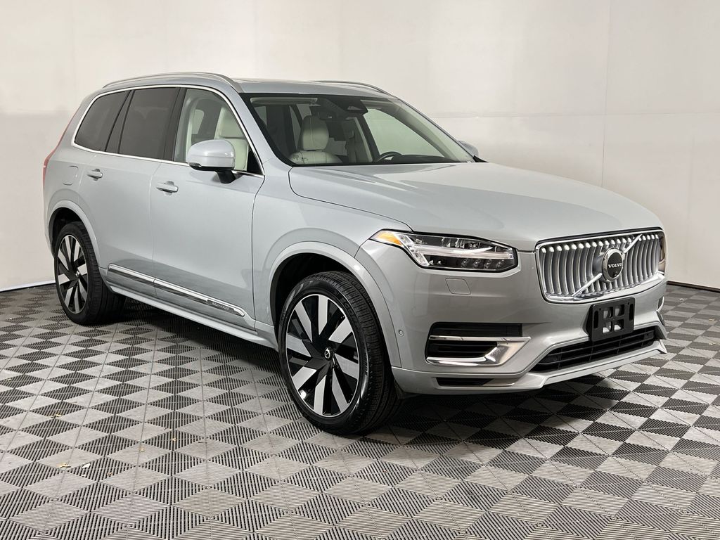2024 Volvo XC90 Recharge Ultimate T8 AWD photo 2