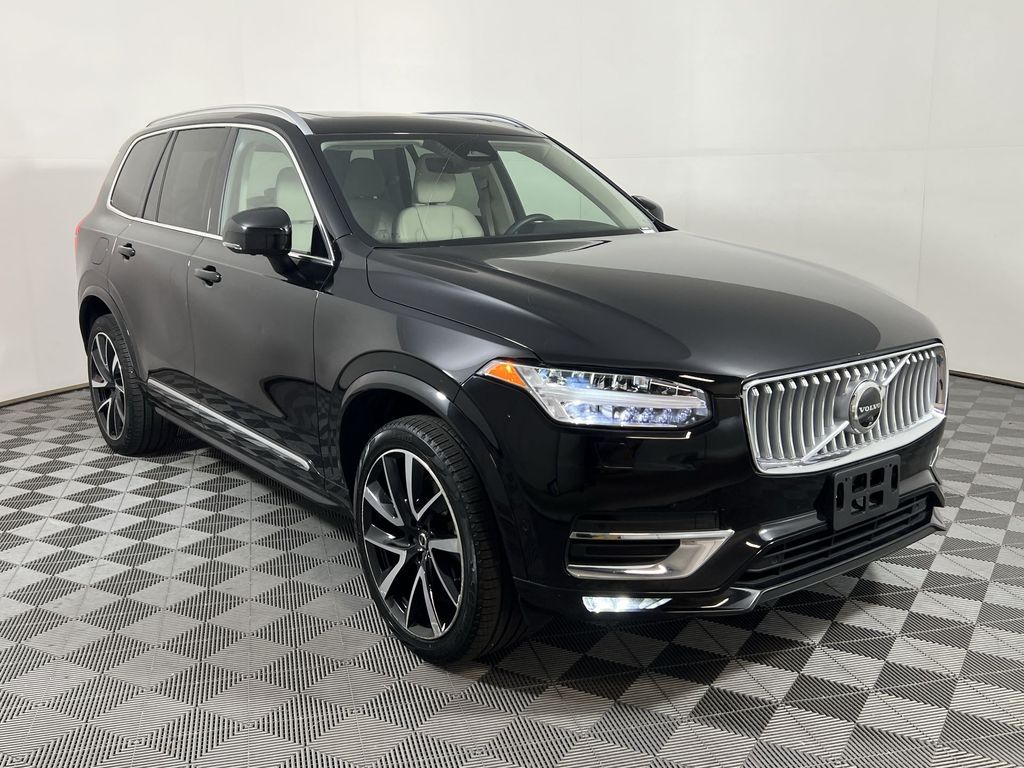 2024 Volvo XC90 B5 Plus photo 2