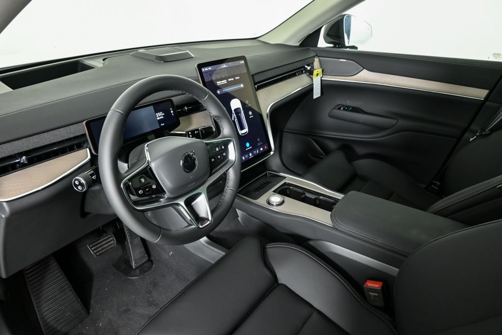 2025 Volvo EX90 Twin Motor Performance Plus photo 4