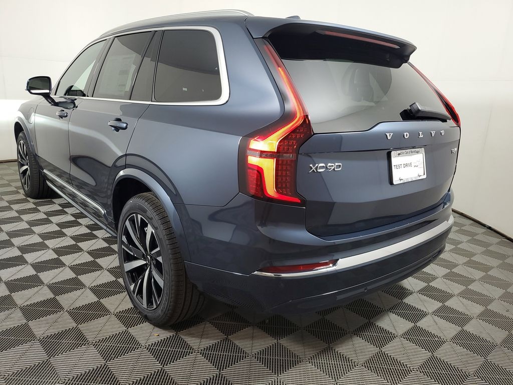 New 2026 Volvo XC90 plug-in hybrid T8 Core SUV