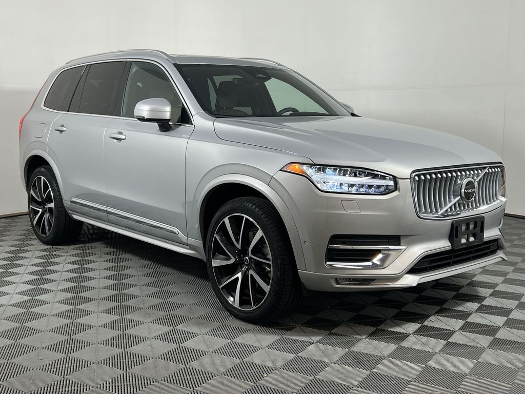 2024 Volvo XC90 B5 Plus photo 2