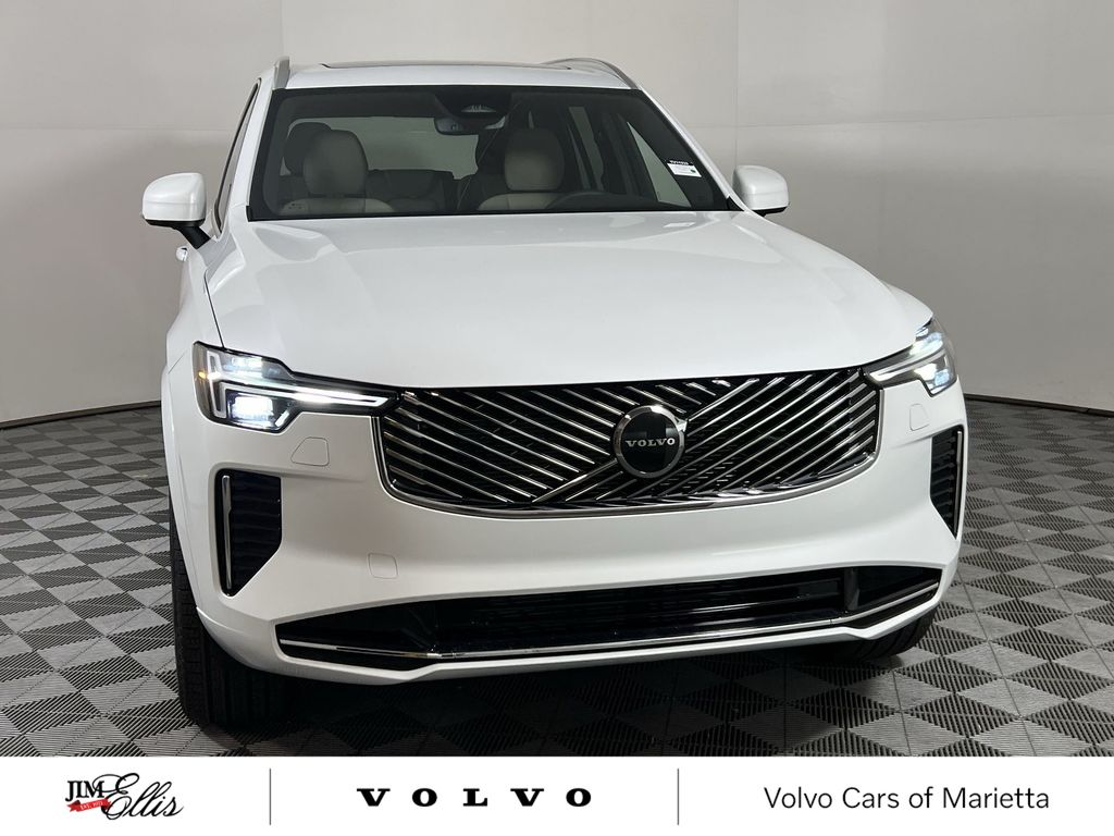 2026 Volvo XC90 B5 Core photo 3