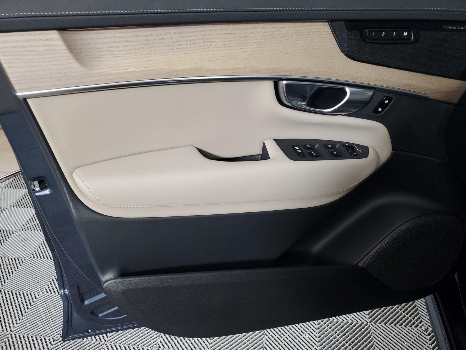 2026 Volvo XC90 Plus - Photo 19