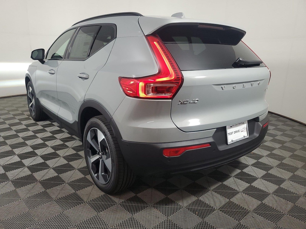 New 2026 Volvo XC40 B5 Plus SUV