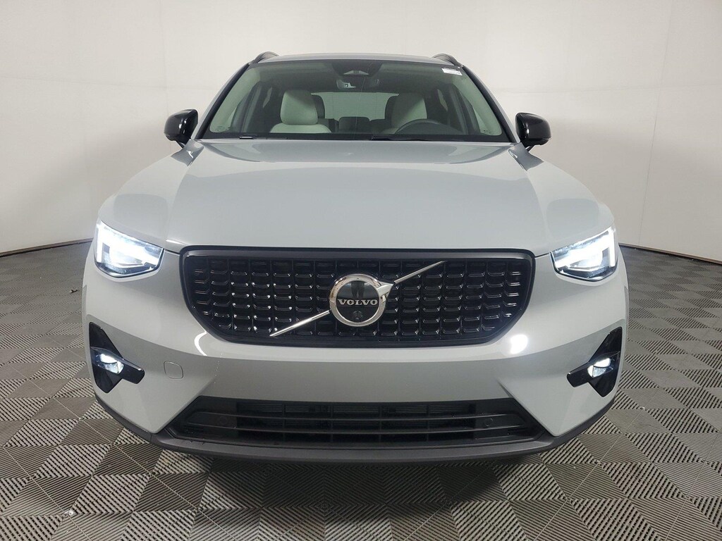 New 2026 Volvo XC40 B5 Plus SUV