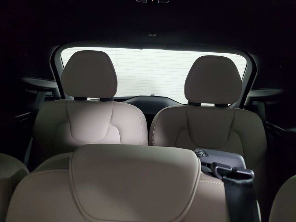 2026 Volvo XC90 Plus - Photo 15