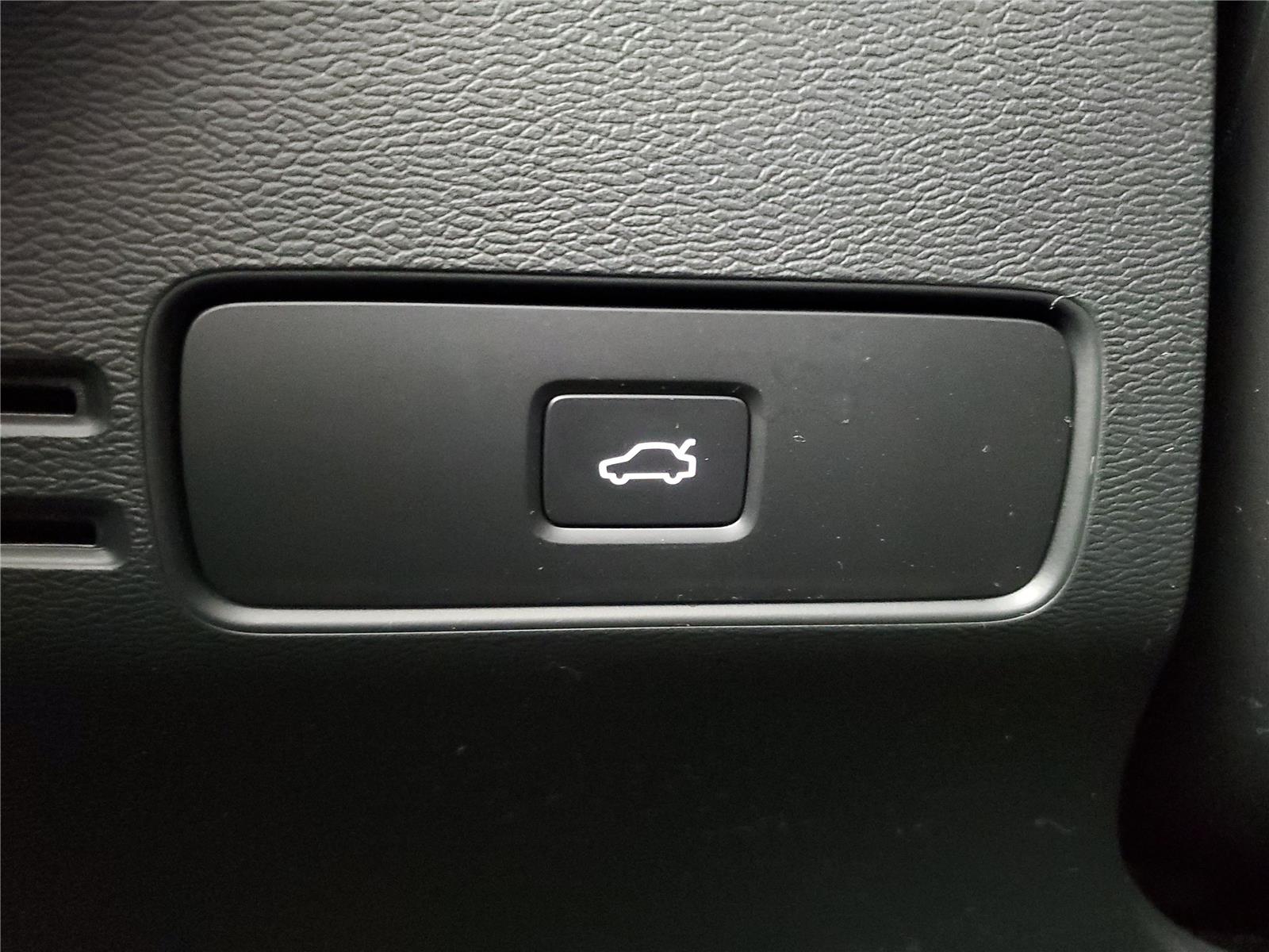 2026 Volvo XC40 Core - Photo 35