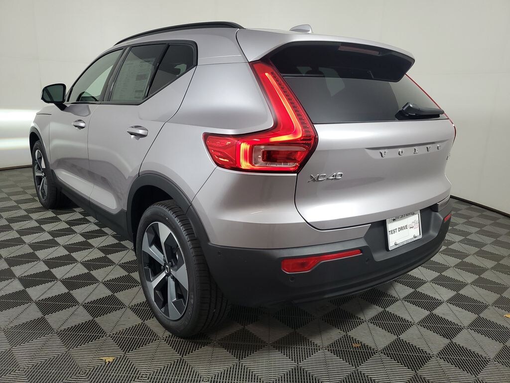 New 2026 Volvo XC40 B5 Plus SUV