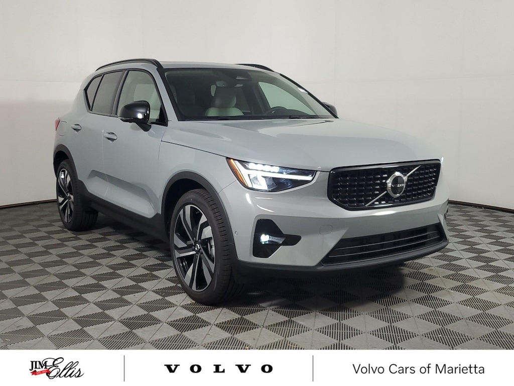 New 2026 Volvo XC40 B5 Plus SUV