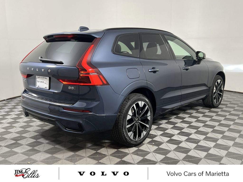 2026 Volvo XC60 Plus - Photo 8