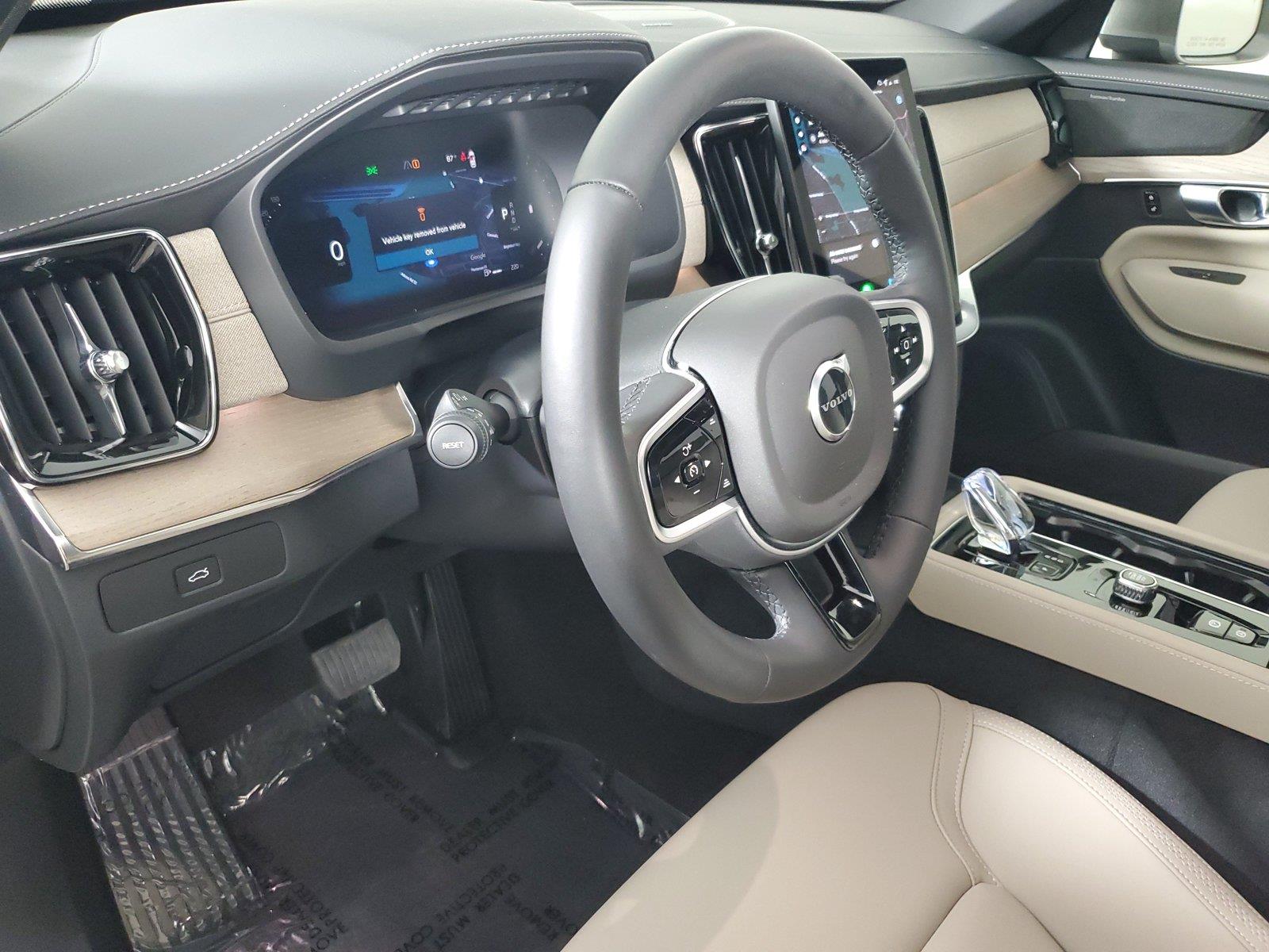 2026 Volvo XC90 Plus - Photo 24