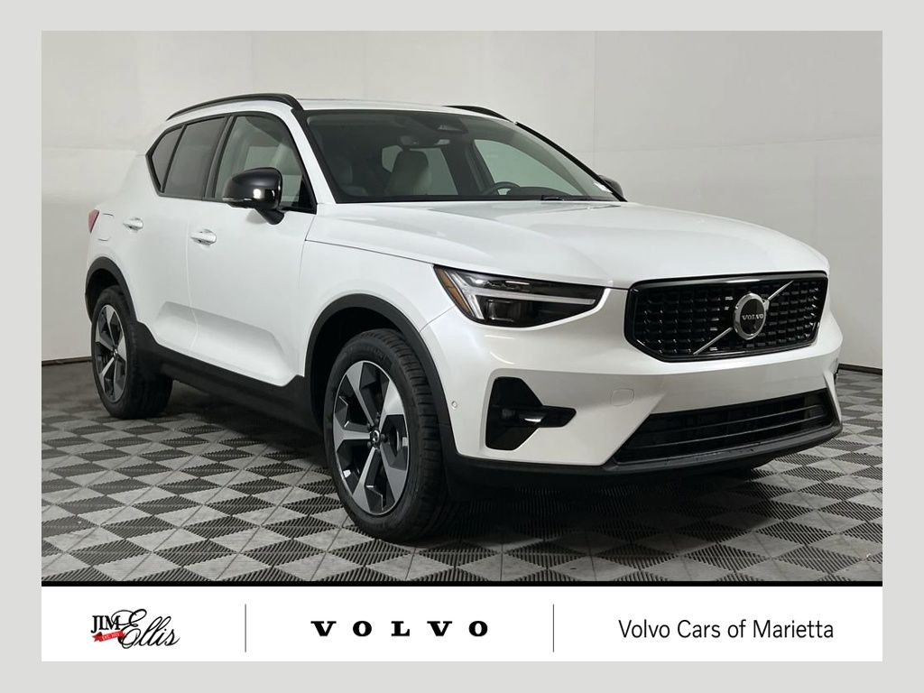 2026 Volvo XC40 B5 Plus Dark AWD's photo