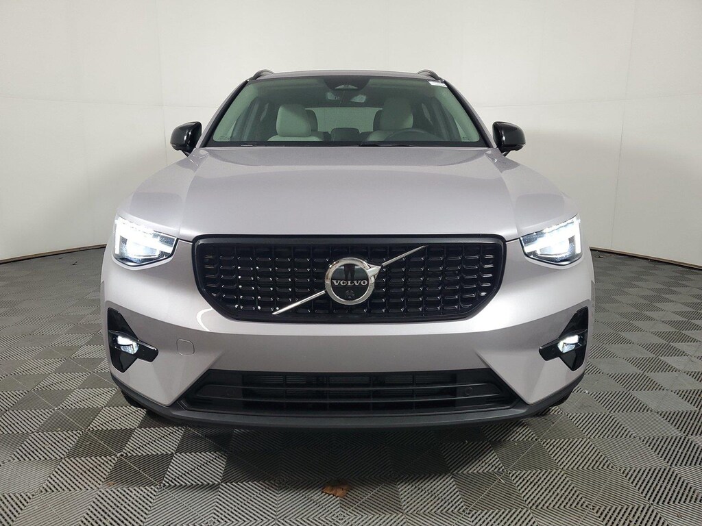 New 2026 Volvo XC40 B5 Plus SUV