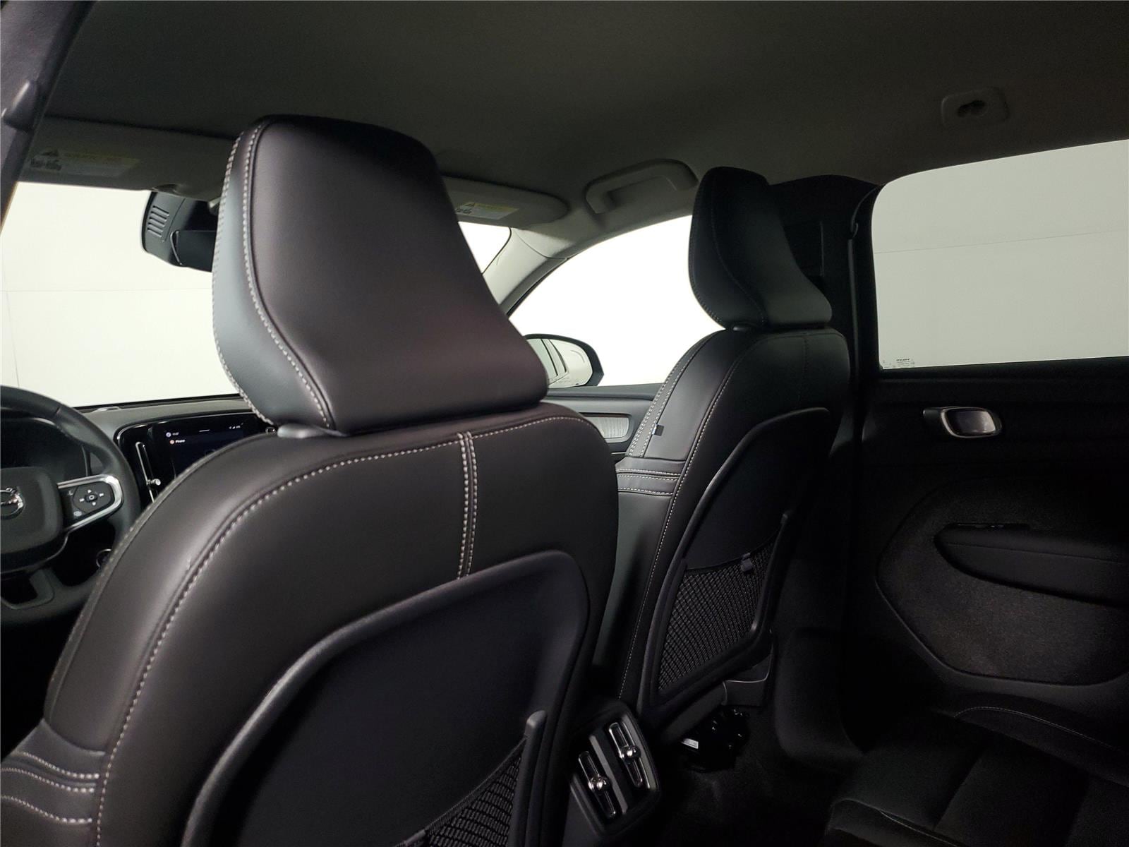 2026 Volvo XC40 Core - Photo 14