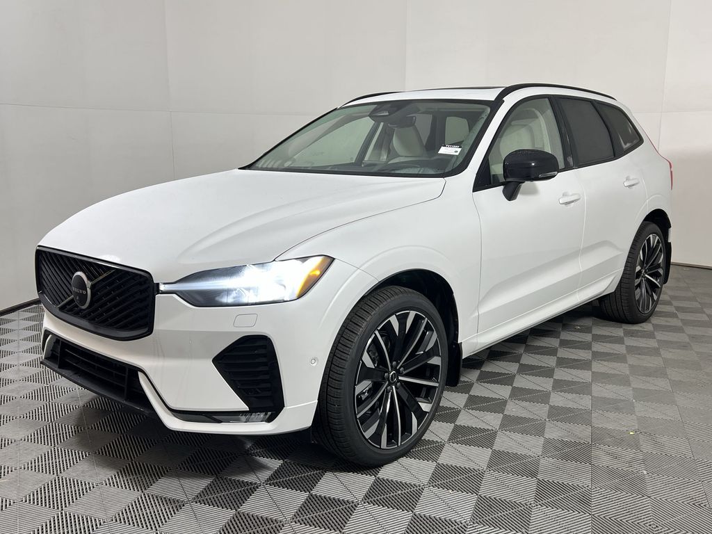 2026 Volvo XC60 B5 photo 4
