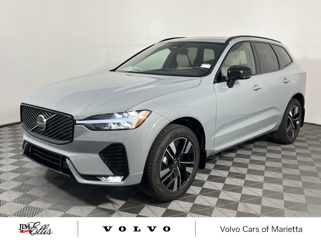 2026 Volvo XC60 B5 Core photo 3