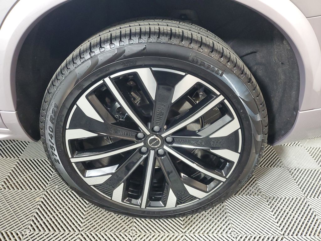 2026 Volvo XC90 Plus - Photo 11