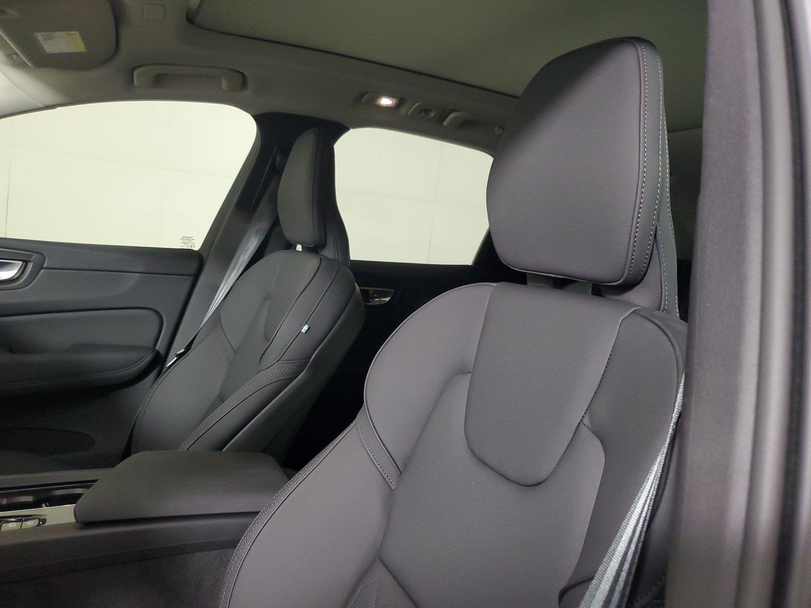 2026 Volvo XC60 Core - Photo 23