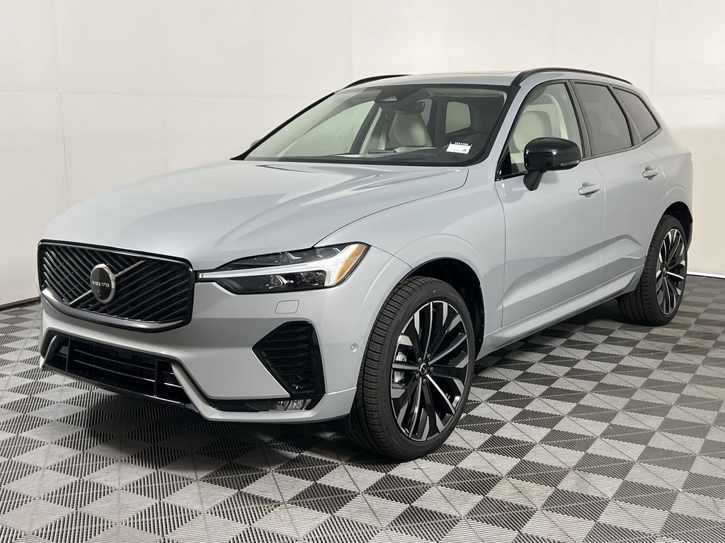 2026 Volvo XC60 B5 photo 3