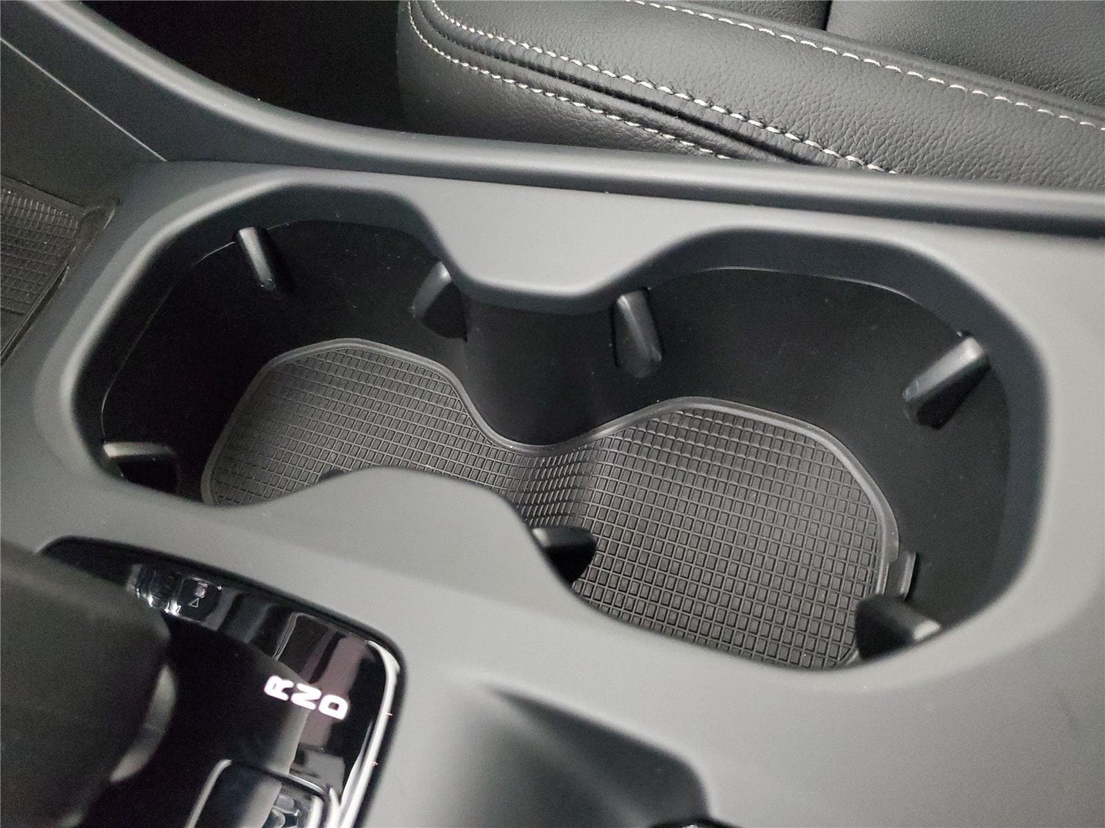 2026 Volvo XC40 Core - Photo 31