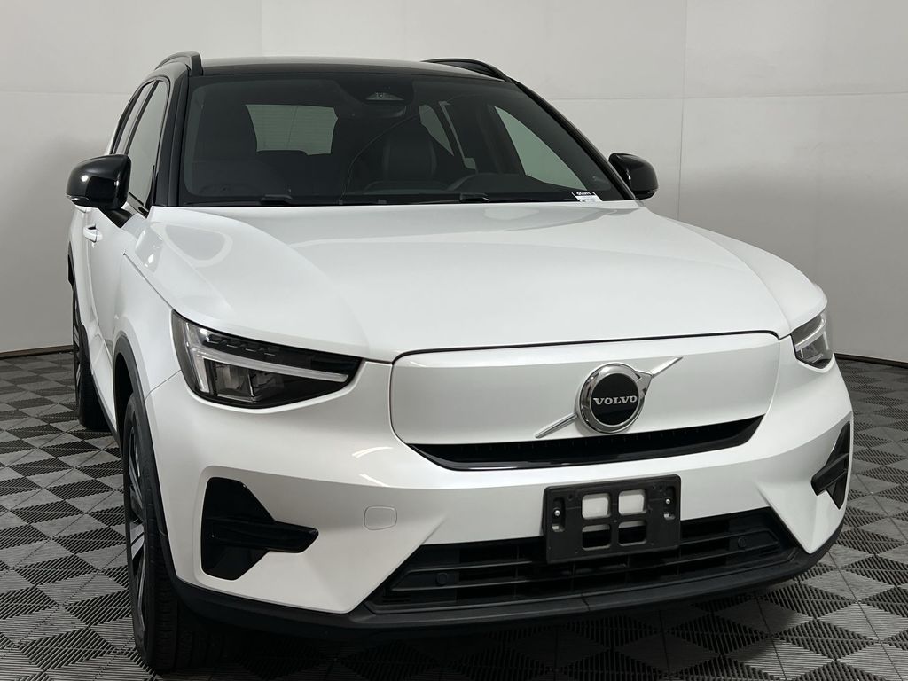 2023 Volvo XC40 Recharge Core photo 3
