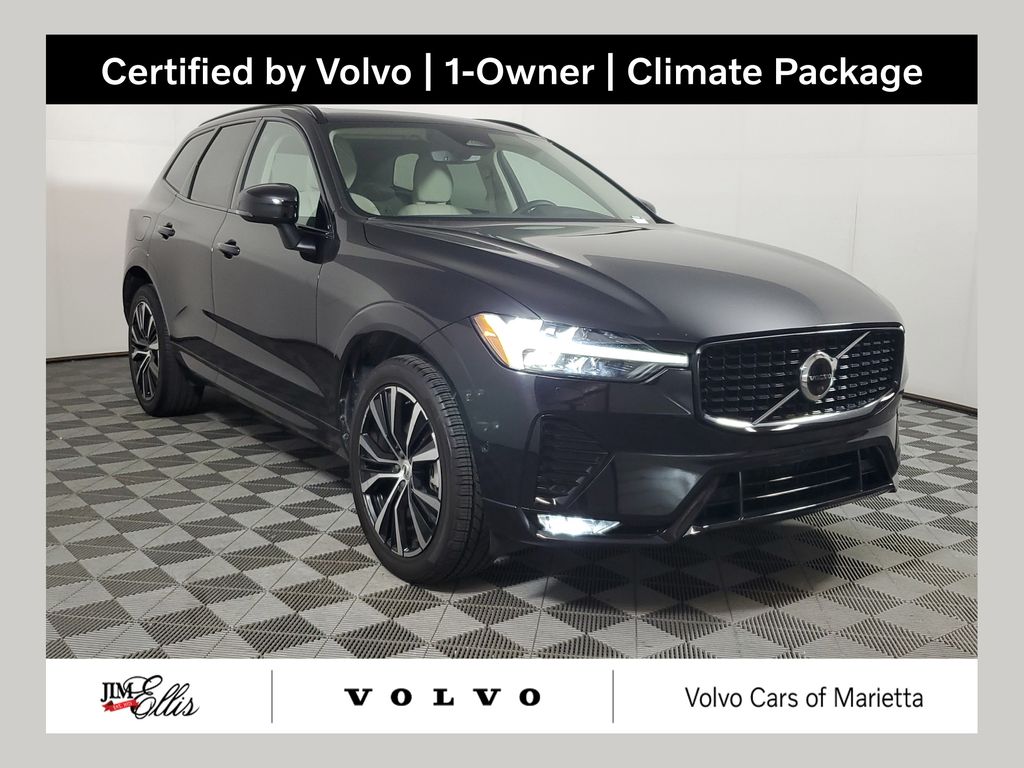 2023 Volvo XC60 B5 Plus Dark Theme AWD's photo