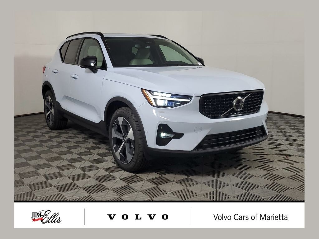 New 2026 Volvo XC40 B5 Plus SUV