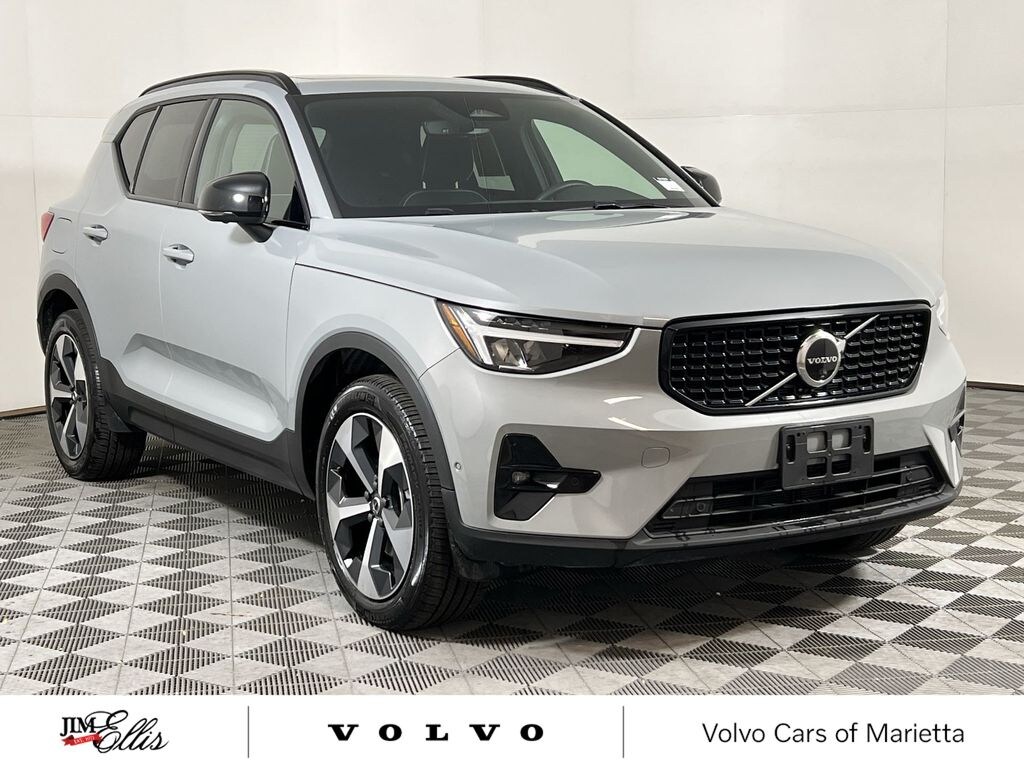 Used 2025 Volvo XC40 B5 Plus Dark Theme SUV