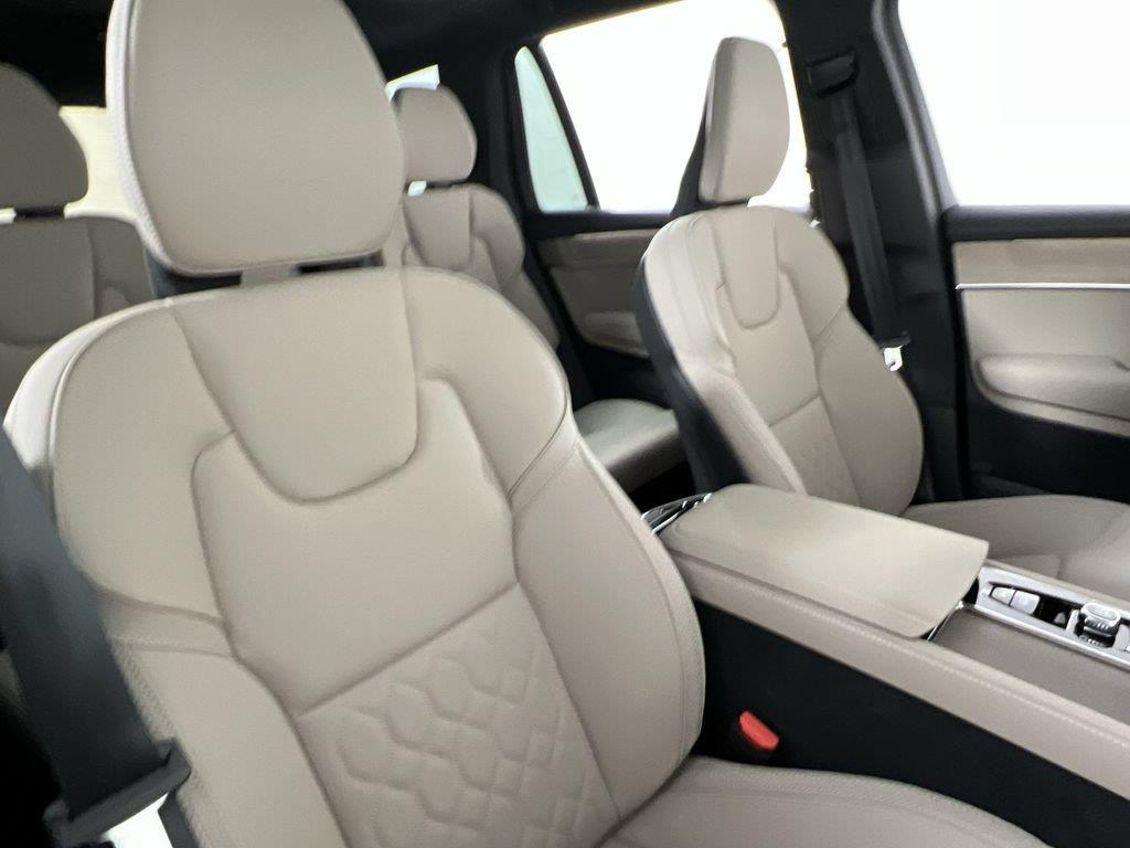 2026 Volvo XC90 Plus - Photo 25