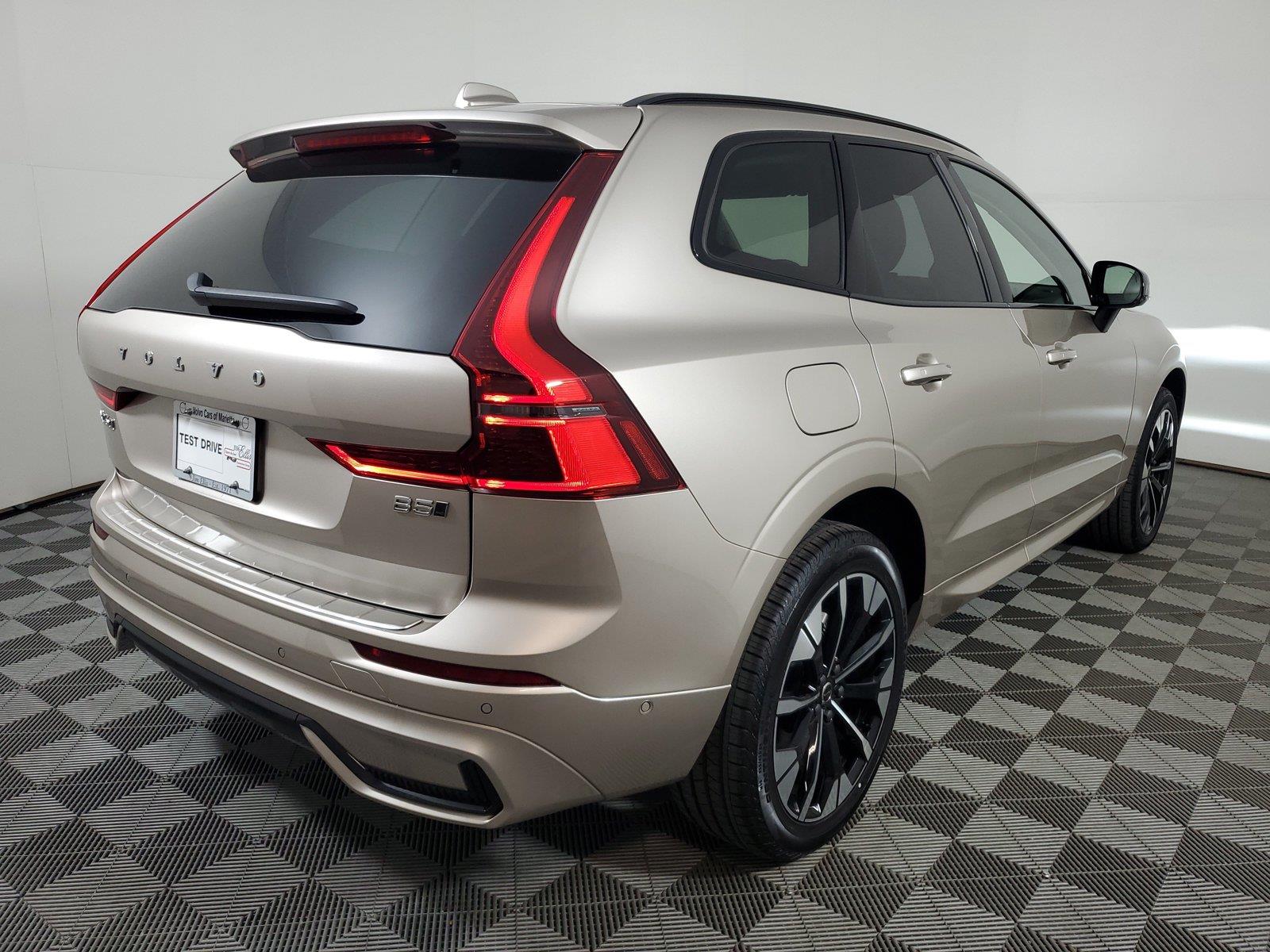 2026 Volvo XC60 Ultra - Photo 6