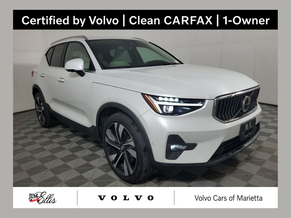 2024 Volvo XC40 B5 Plus Bright AWD's photo