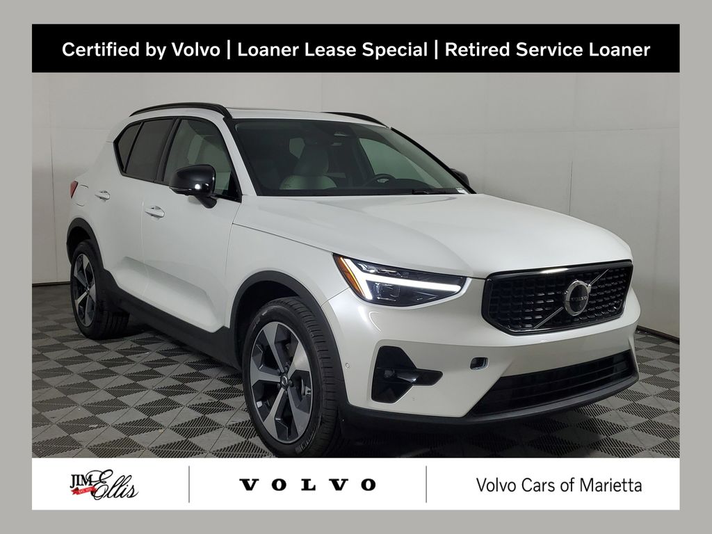 2026 Volvo XC40 B5 Plus Dark AWD's photo