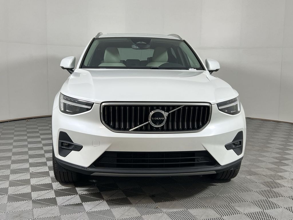 Certified 2024 Volvo XC40 B5 Plus Bright SUV