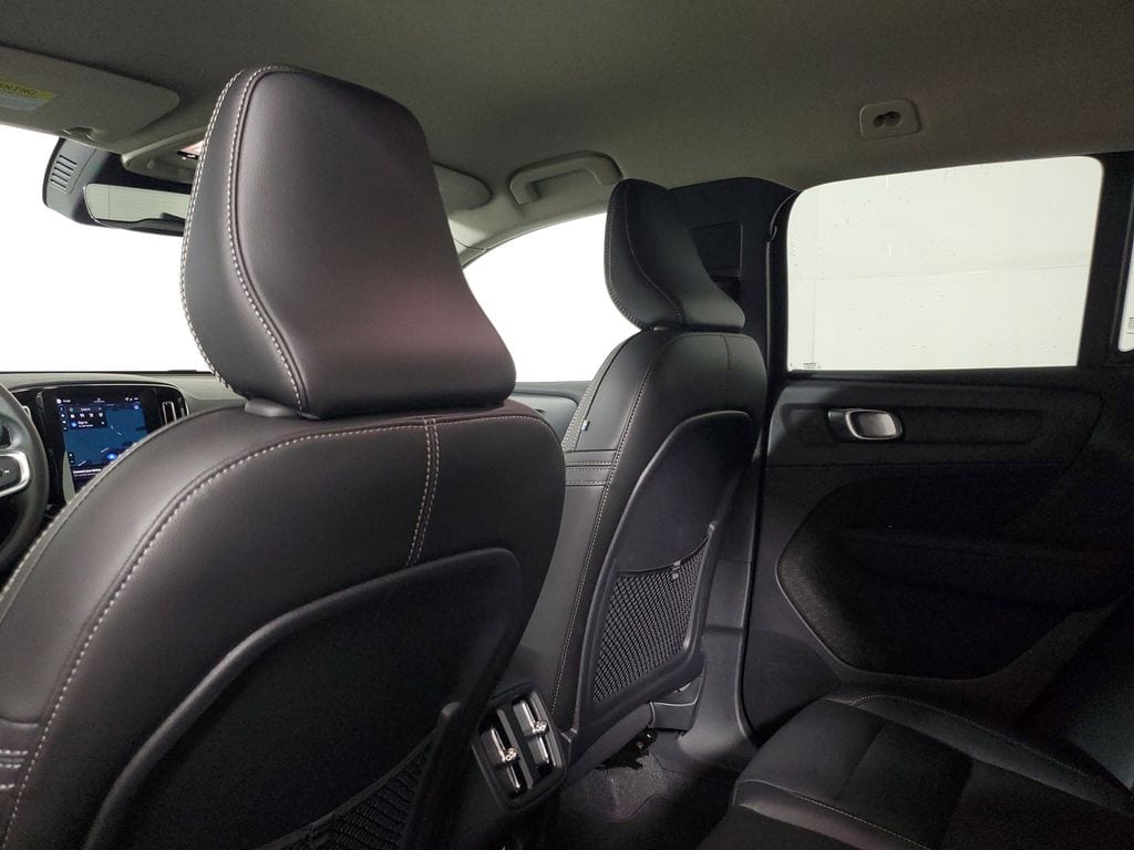 2026 Volvo XC40 Core - Photo 16