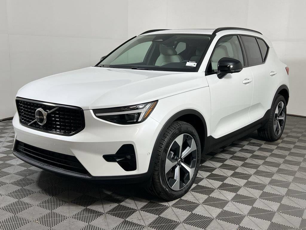 New 2026 Volvo XC40 B5 Plus SUV