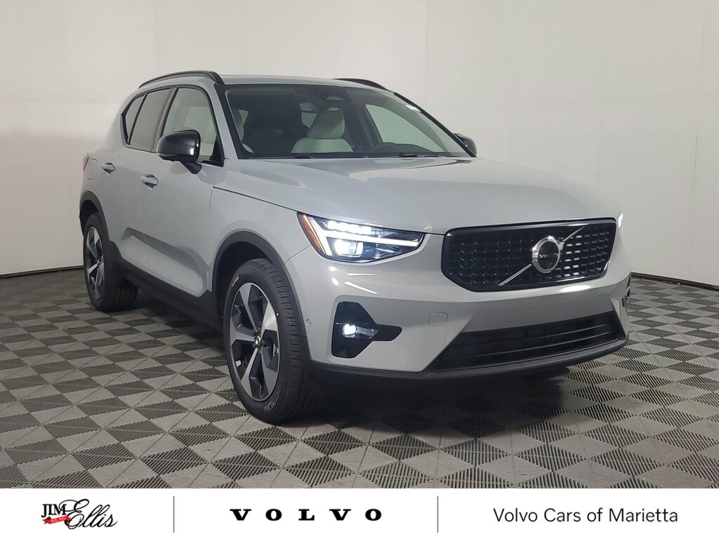 New 2026 Volvo XC40 B5 Plus SUV